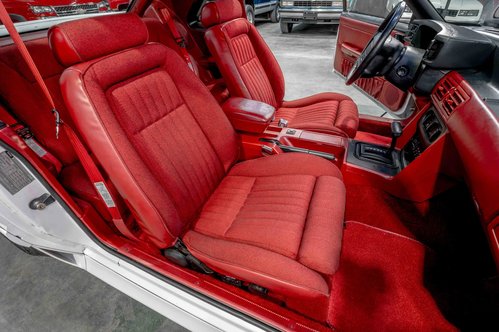 1991-Ford-Mustang-Oxford White-112743-48.jpg